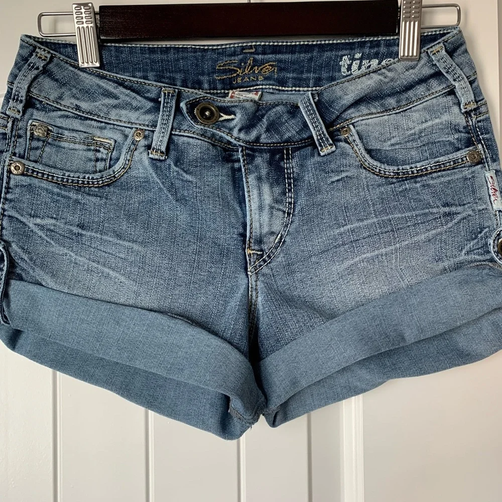 Silver Jeans Shorts, Tina Style - Picture 3 of 4